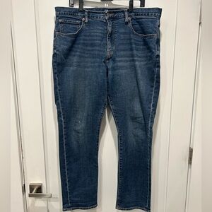 GAP Straight Taper Jeans in Dark Wash Indigo